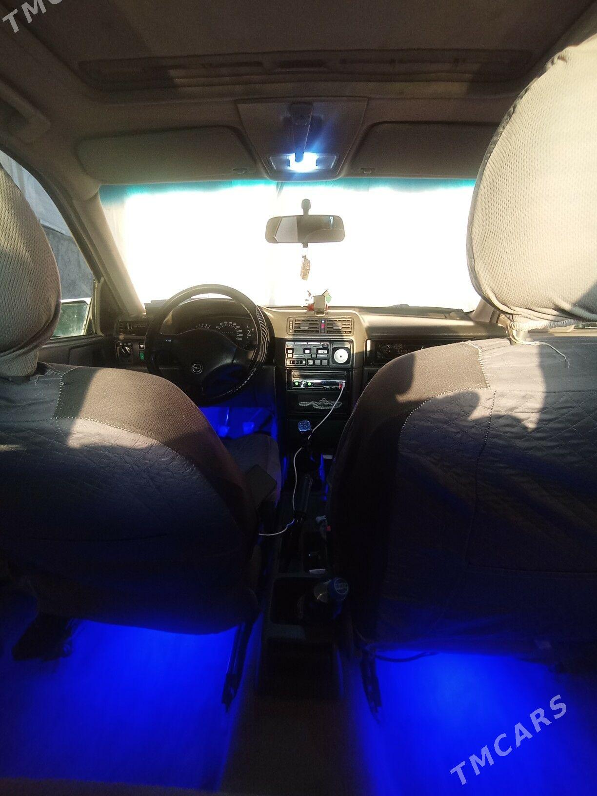 Opel Vectra 1992 - 56 000 TMT - Мары - img 7