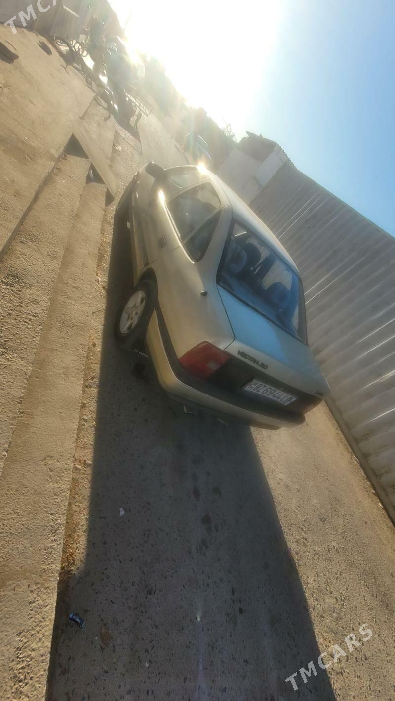 Opel Vectra 1989 - 47 000 TMT - Дарганата - img 2