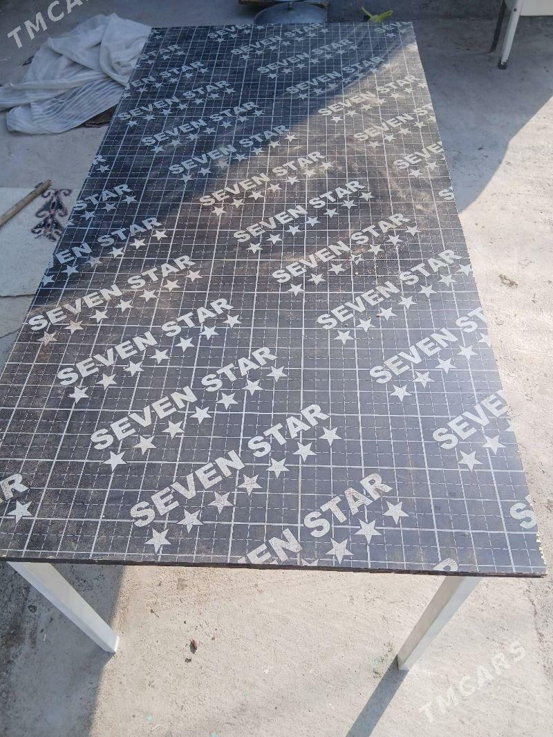 Köýnek biçilýän parta - Бузмеин - img 1