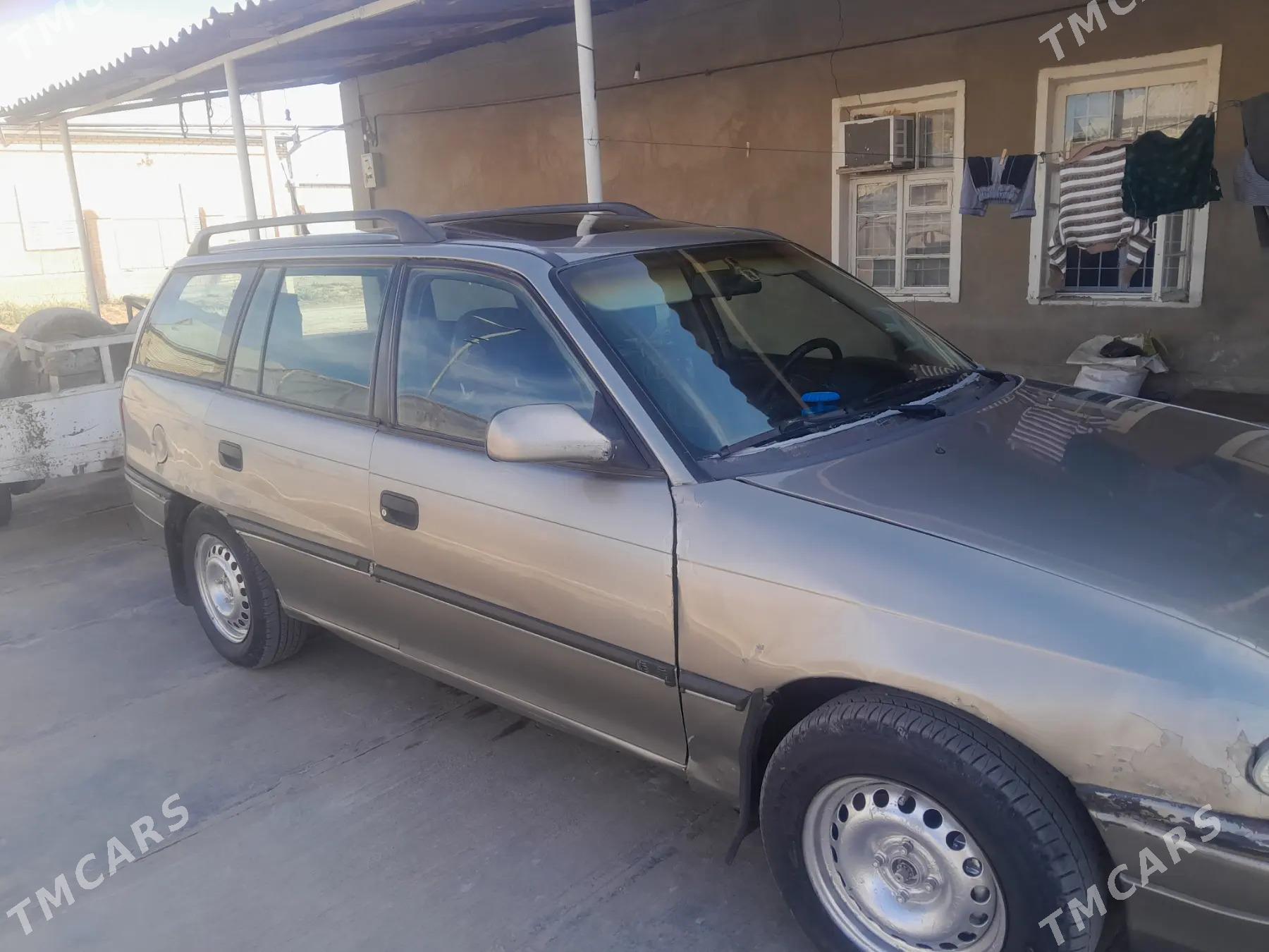 Opel Astra 1996 - 30 000 TMT - Mary - img 4