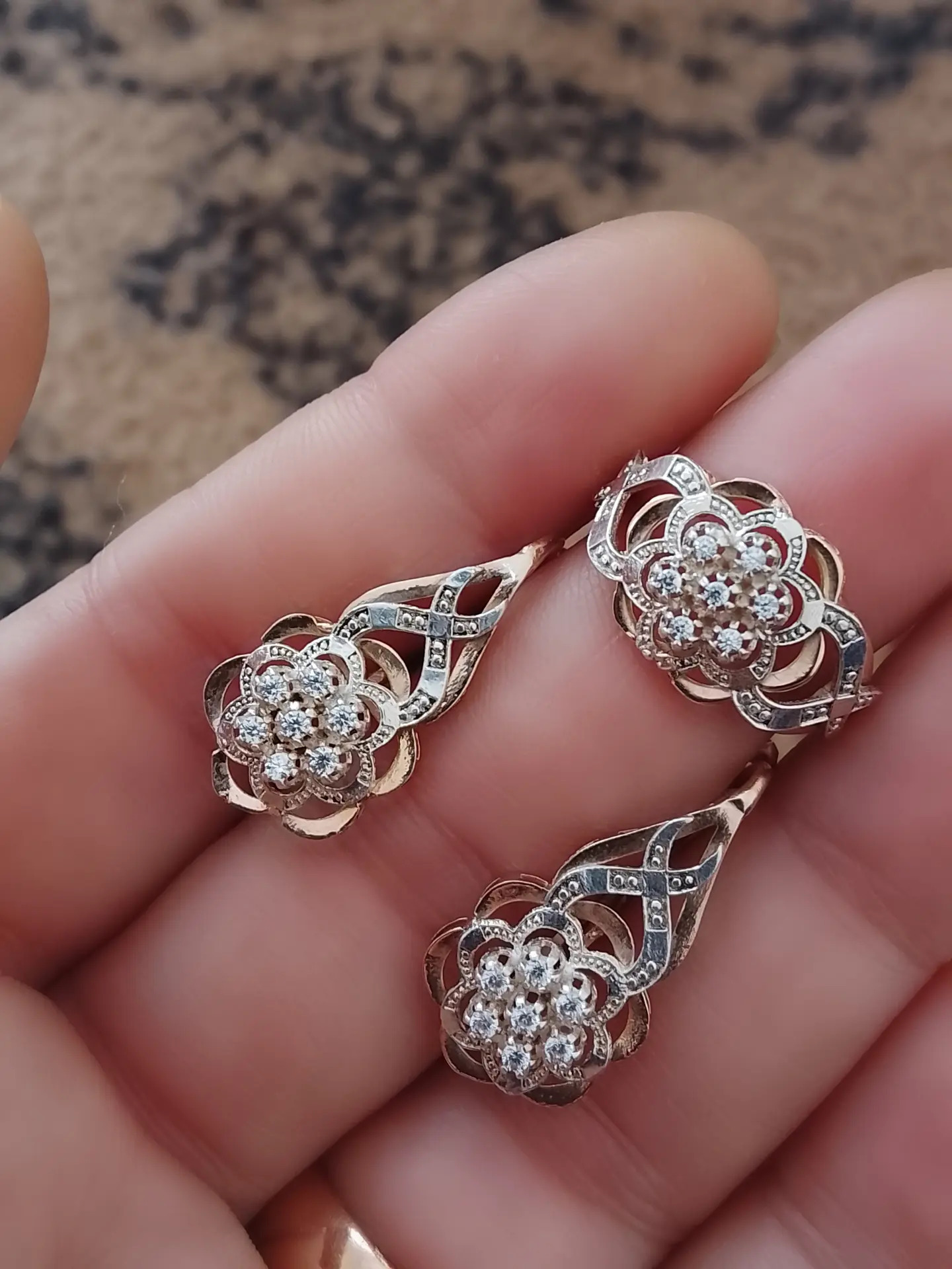 Gyzyl kampilekit - Ашхабад - img 1