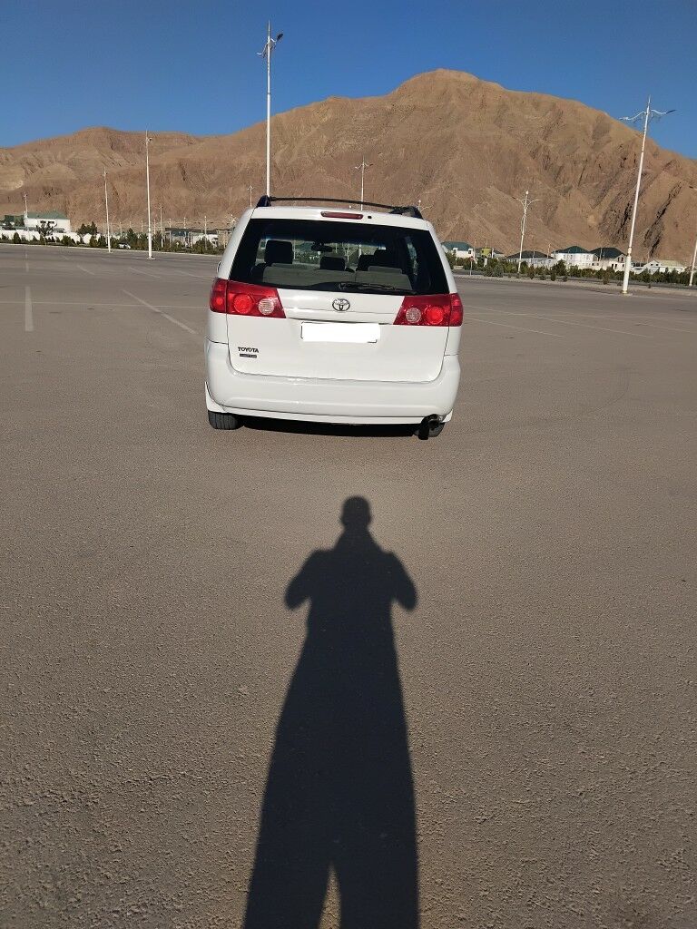 Toyota Sienna 2008 - 210 000 TMT - Балканабат - img 4