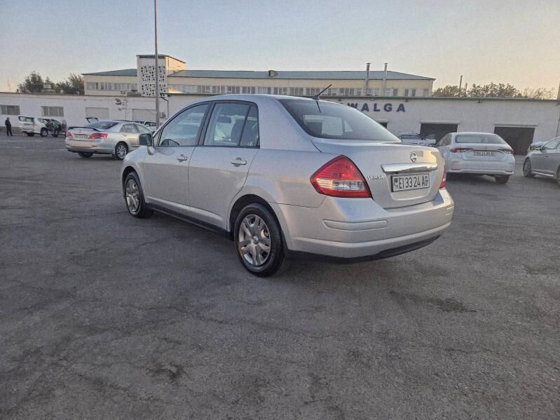 Nissan Versa 2010 - 150 000 TMT - Atatürk köç. - img 4