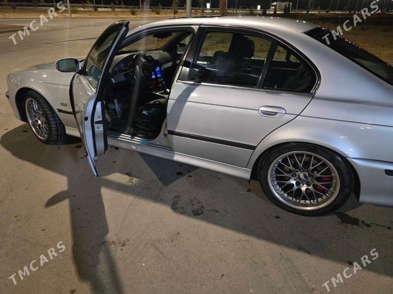 BMW E39 2003 - 125 000 TMT - Gyzylarbat - img 3