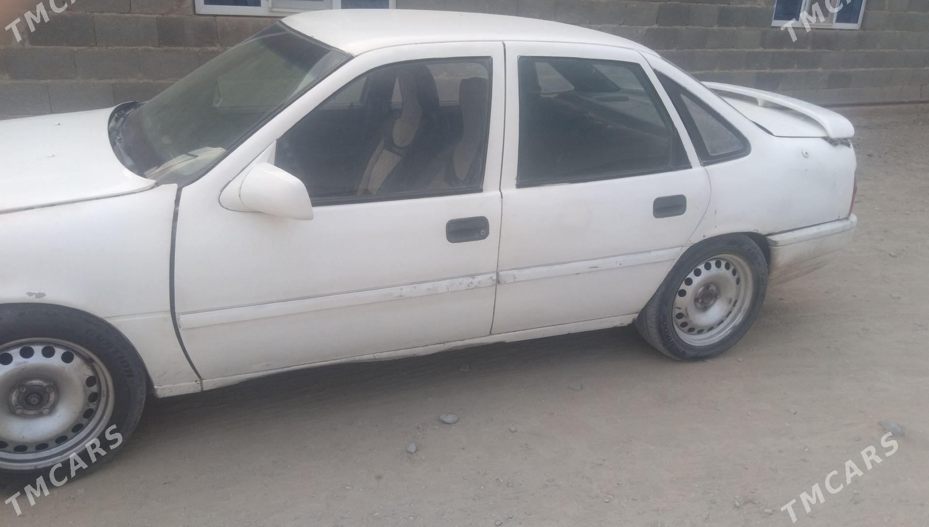 Opel Vectra 1992 - 20 000 TMT - Бахарден - img 2