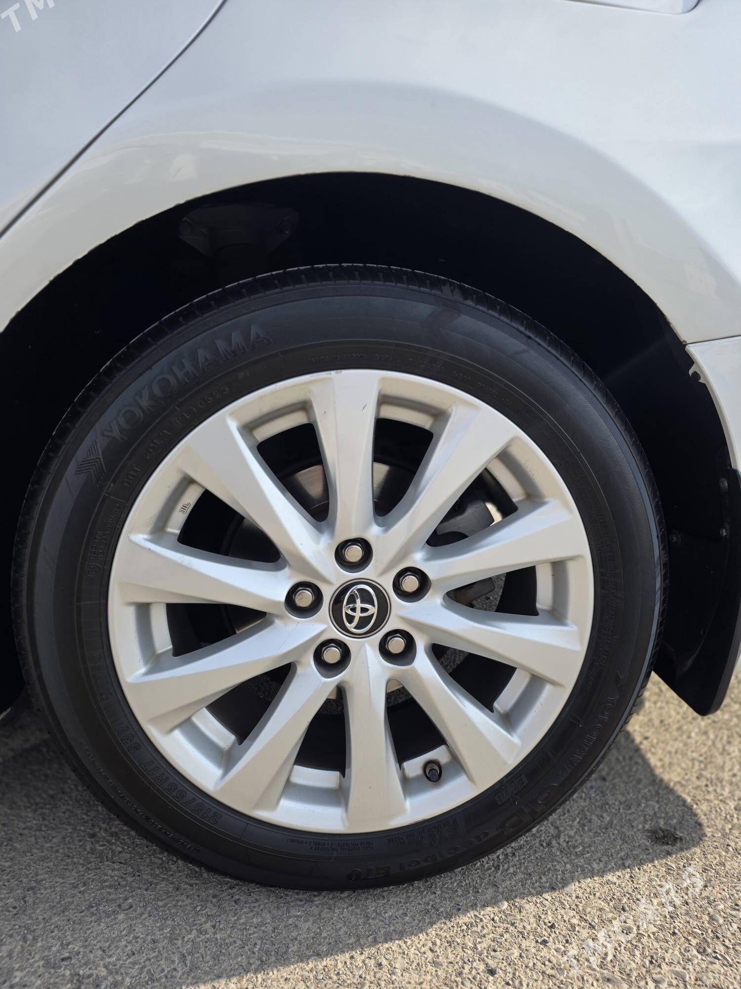 Toyota Camry 2018 - 325 000 TMT - Aşgabat - img 5