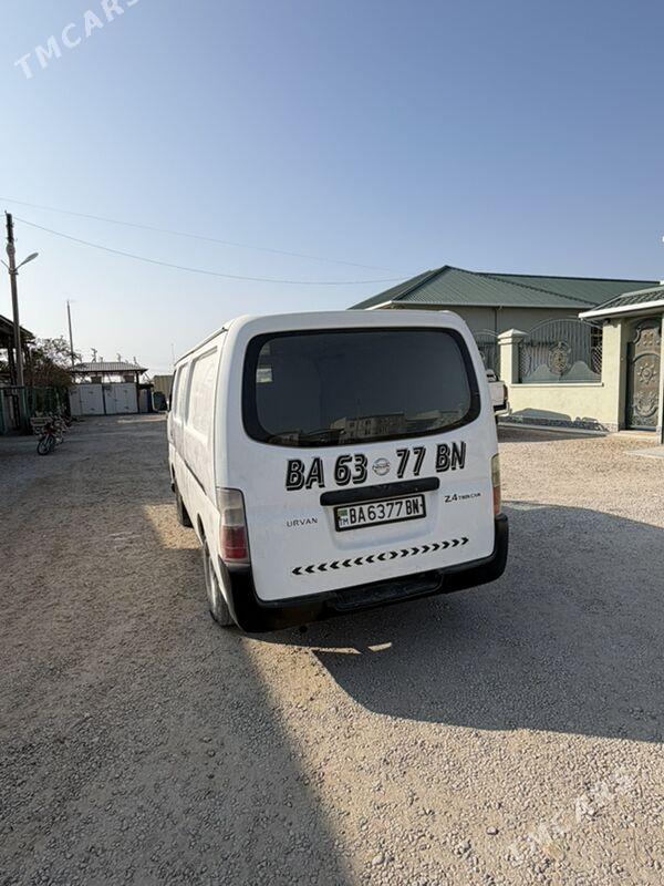 Nissan Urvan 2007 - 130 000 TMT - Гумдаг - img 3