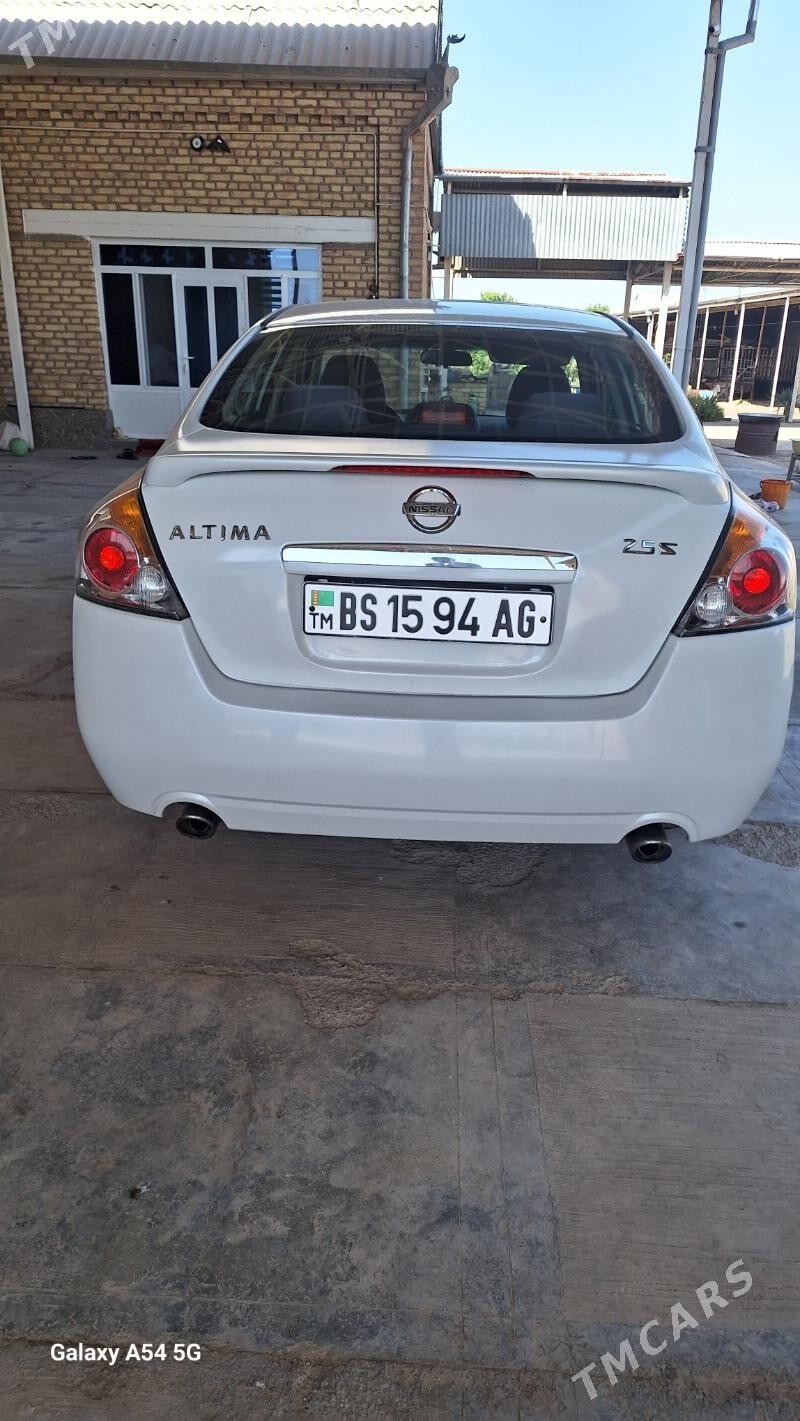 Nissan Altima 2011 - 200 000 TMT - Мары - img 3