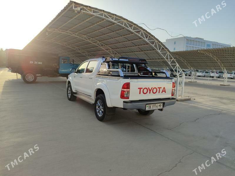 Toyota Hilux 2014 - 450 000 TMT - Мары - img 3