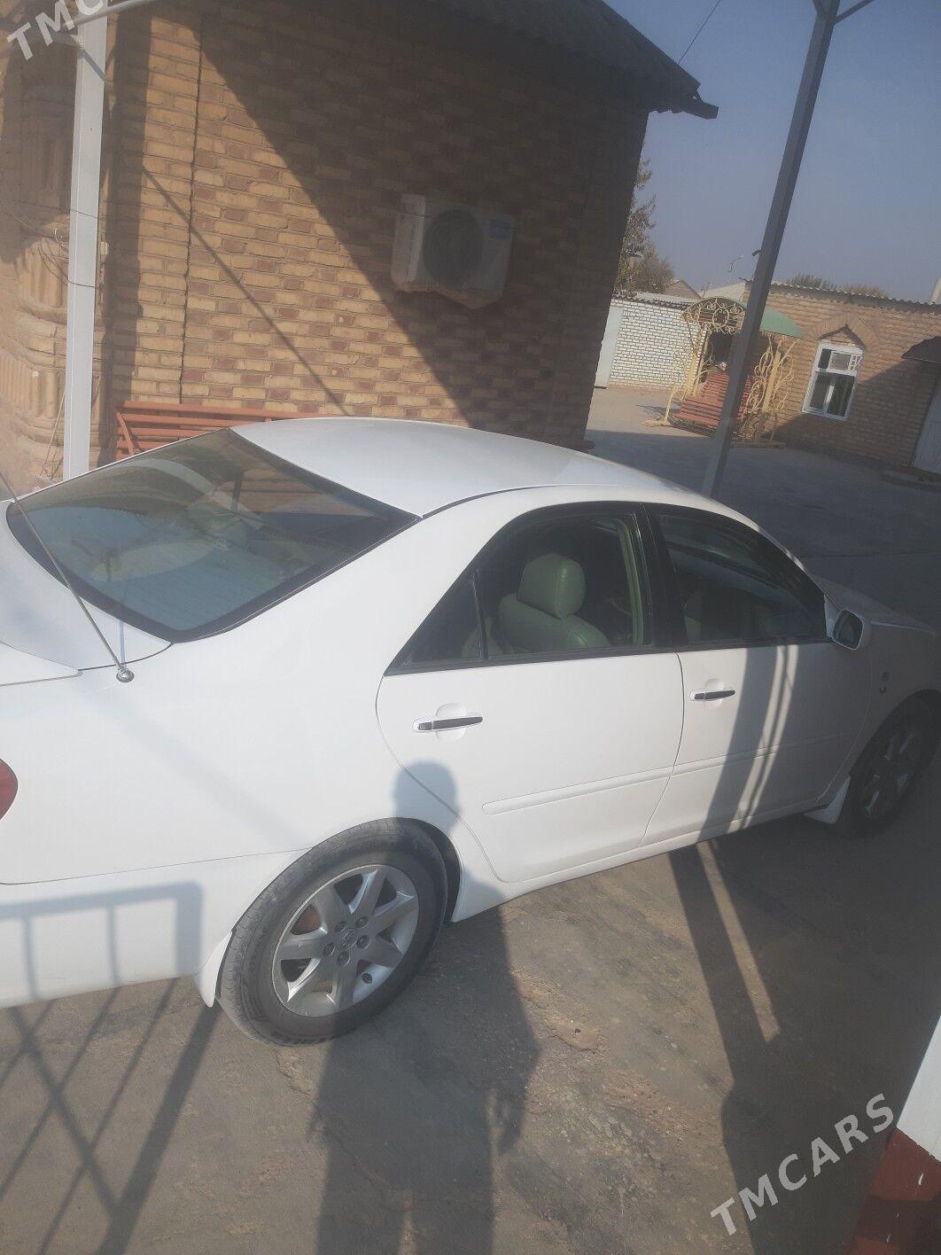 Toyota Camry 2004 - 172 000 TMT - Теджен - img 3