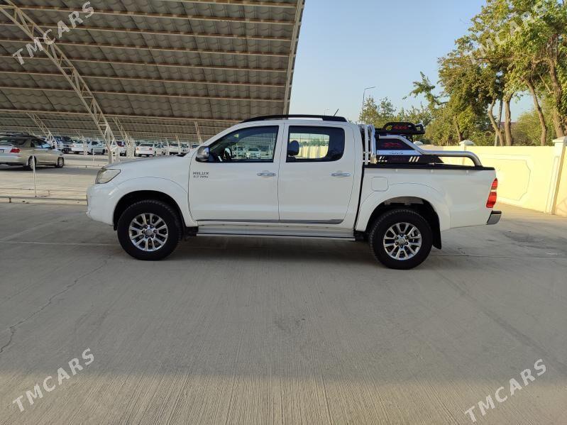 Toyota Hilux 2014 - 450 000 TMT - Мары - img 5