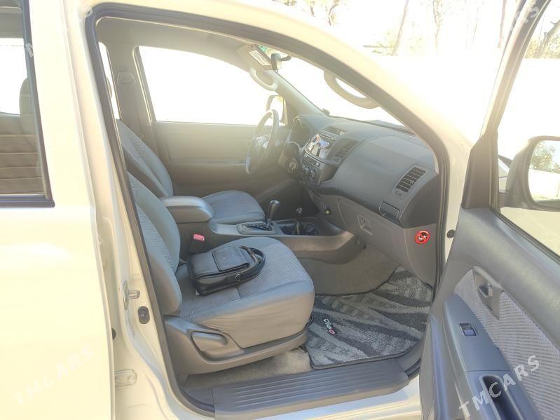 Toyota Hilux 2014 - 450 000 TMT - Мары - img 8