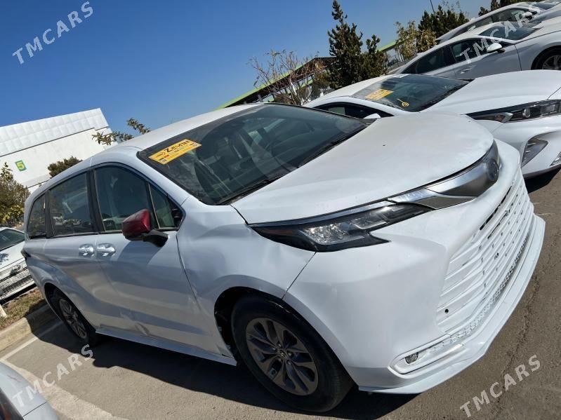 Toyota Sienna 2022 - 385 000 TMT - Бекреве - img 2