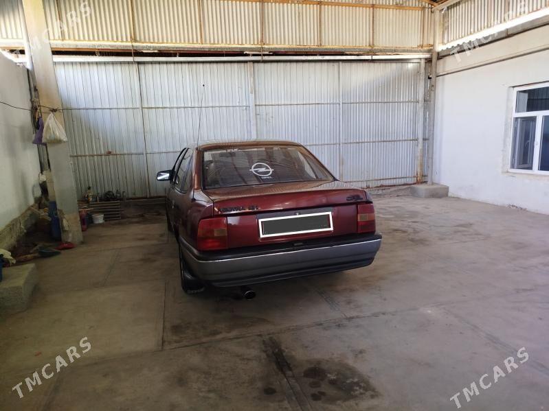 Opel Vectra 1991 - 40 000 TMT - Мургап - img 2