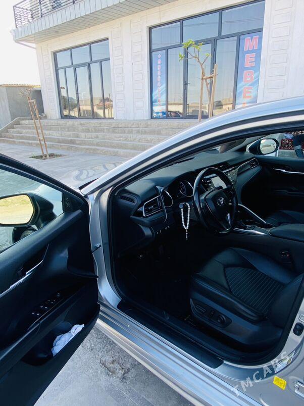 Toyota Camry 2019 - 285 000 TMT - Мары - img 3