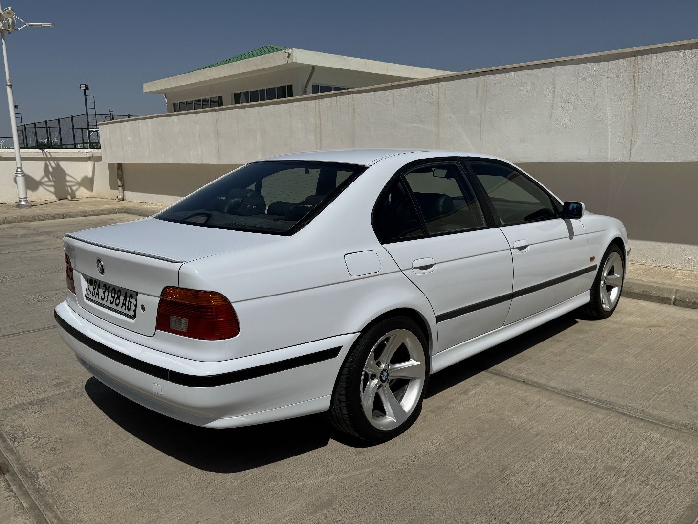BMW E39 FARA HELLA 2 500 TMT - Gurtly - img 3
