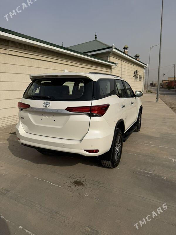 Toyota Fortuner 2021 - 588 000 TMT - Туркменабат - img 3