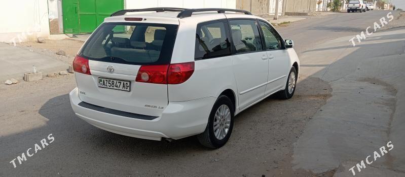 Toyota Sienna 2004 - 195 000 TMT - Garadamak - img 5