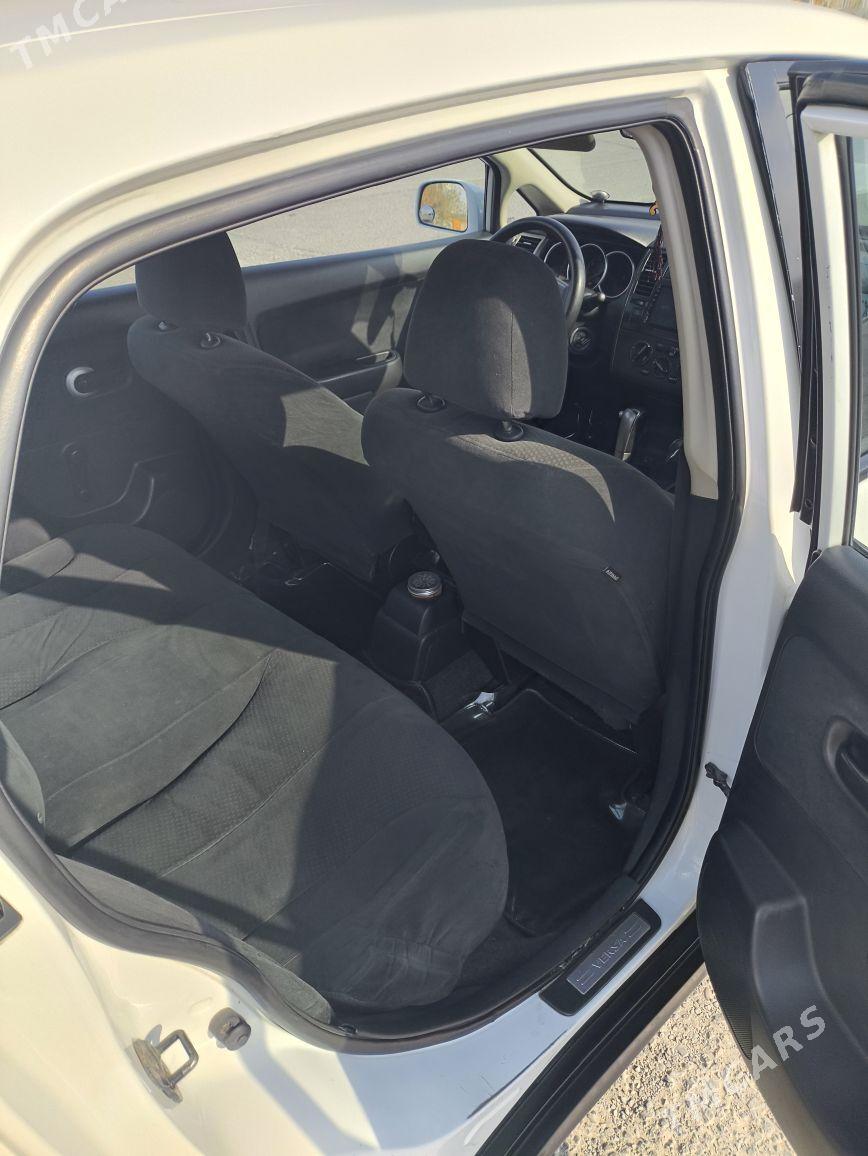 Nissan Versa 2010 - 145 000 TMT - 11 mkr - img 8