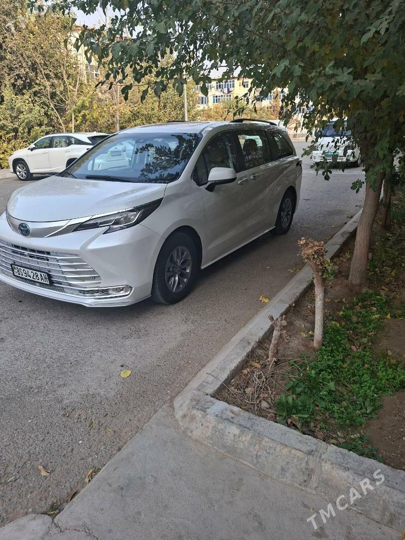 Toyota Sienna 2022 - 600 000 TMT - Ашхабад - img 1