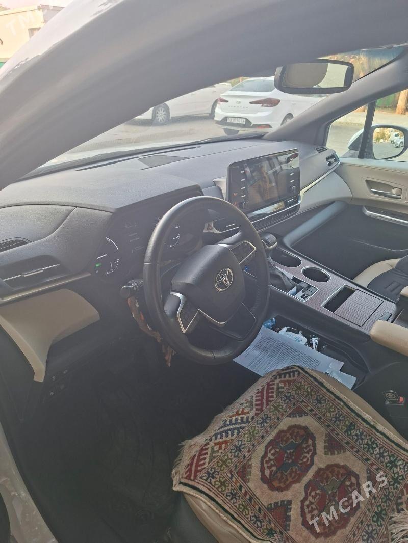 Toyota Sienna 2022 - 600 000 TMT - Ашхабад - img 4