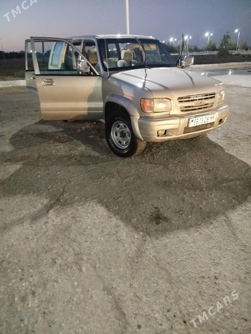 Isuzu Trooper 2002 - 50 000 TMT - Мары - img 2
