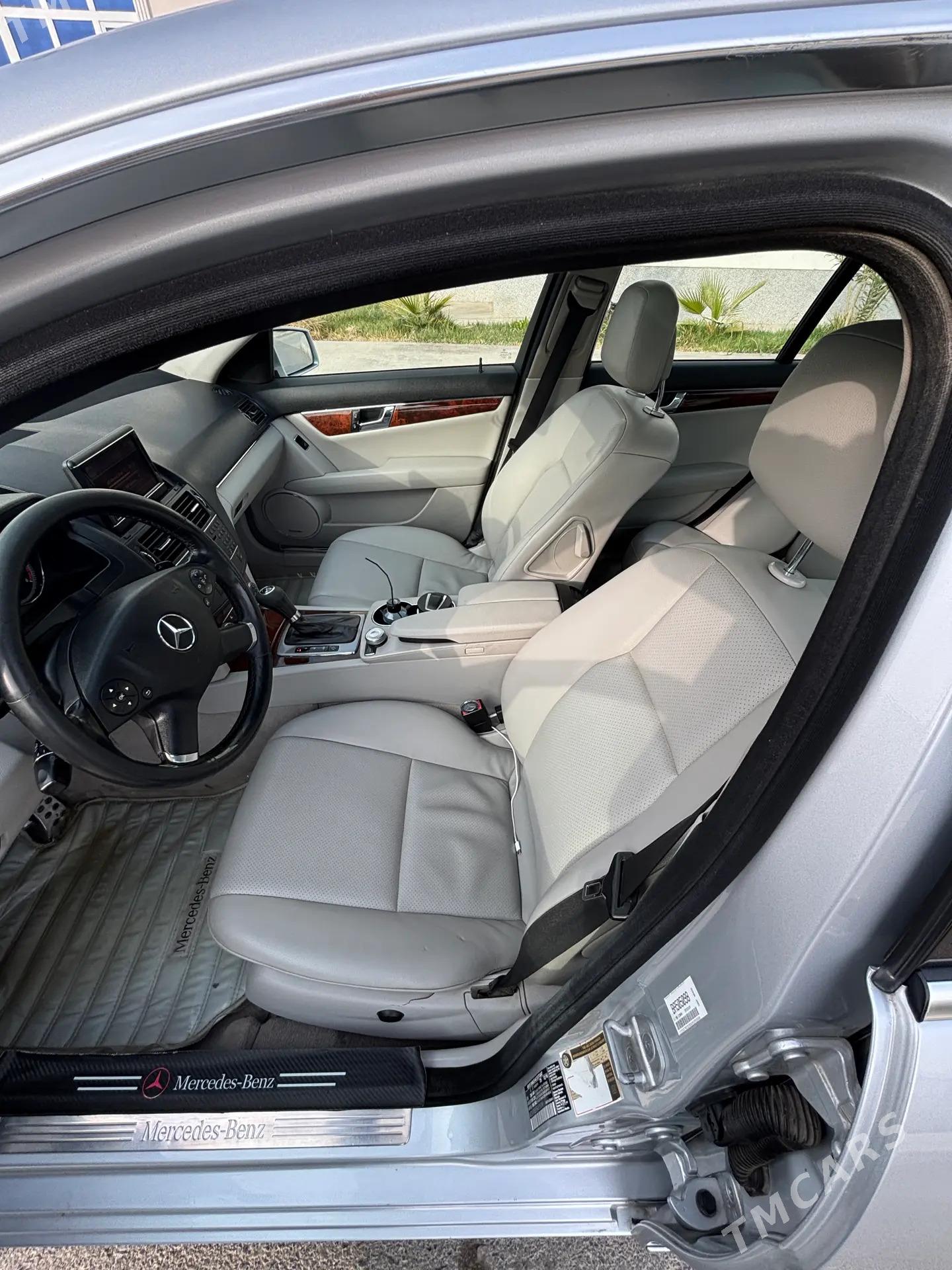 Mercedes-Benz C300 2011 - 190 000 TMT - Чарджоу - img 6