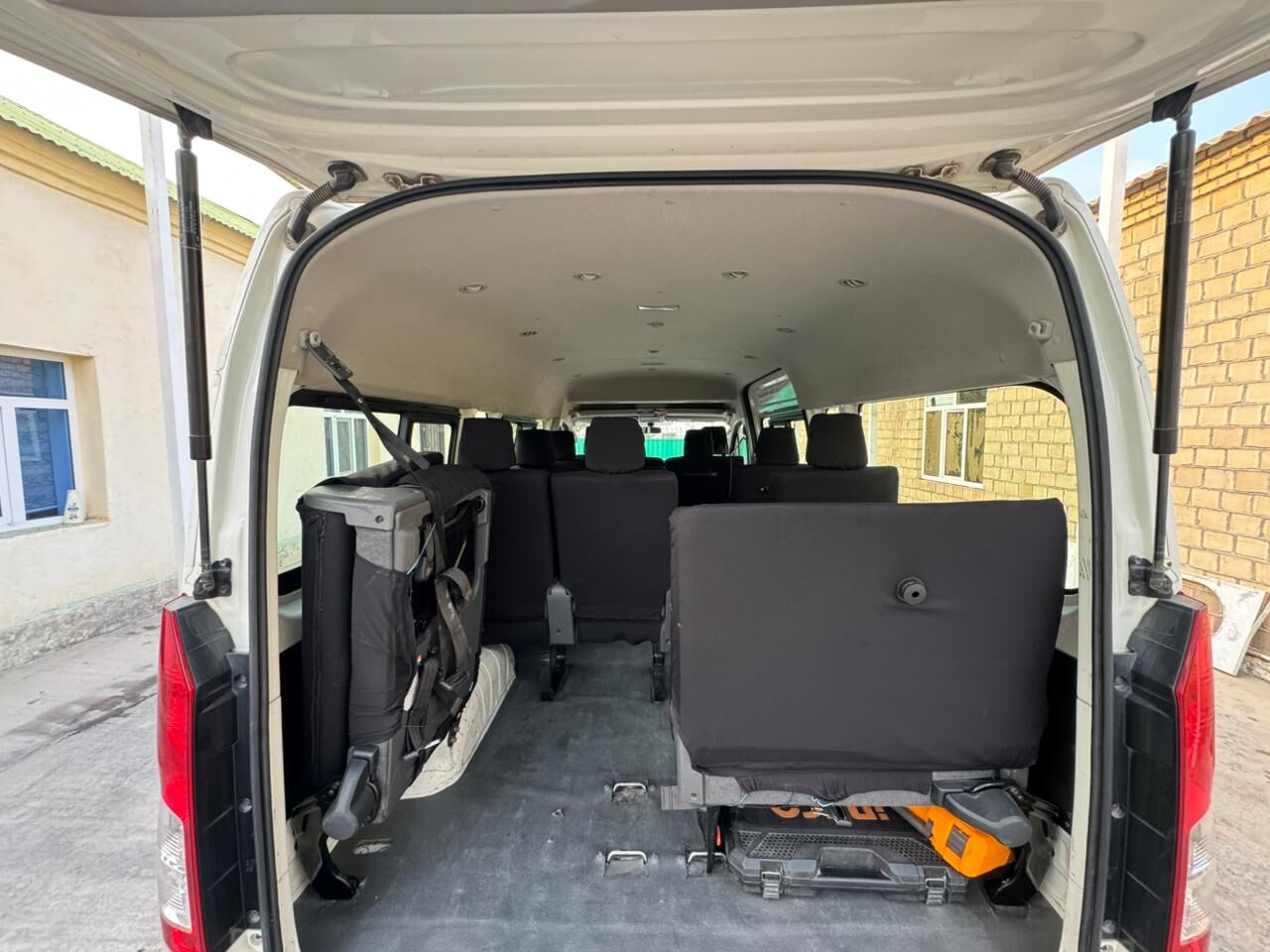 Toyota Hiace 2019 - 700 000 TMT - Ашхабад - img 5