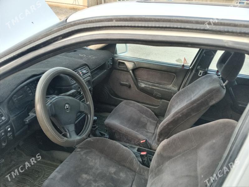 Opel Vectra 1992 - 36 000 TMT - Bäherden - img 6