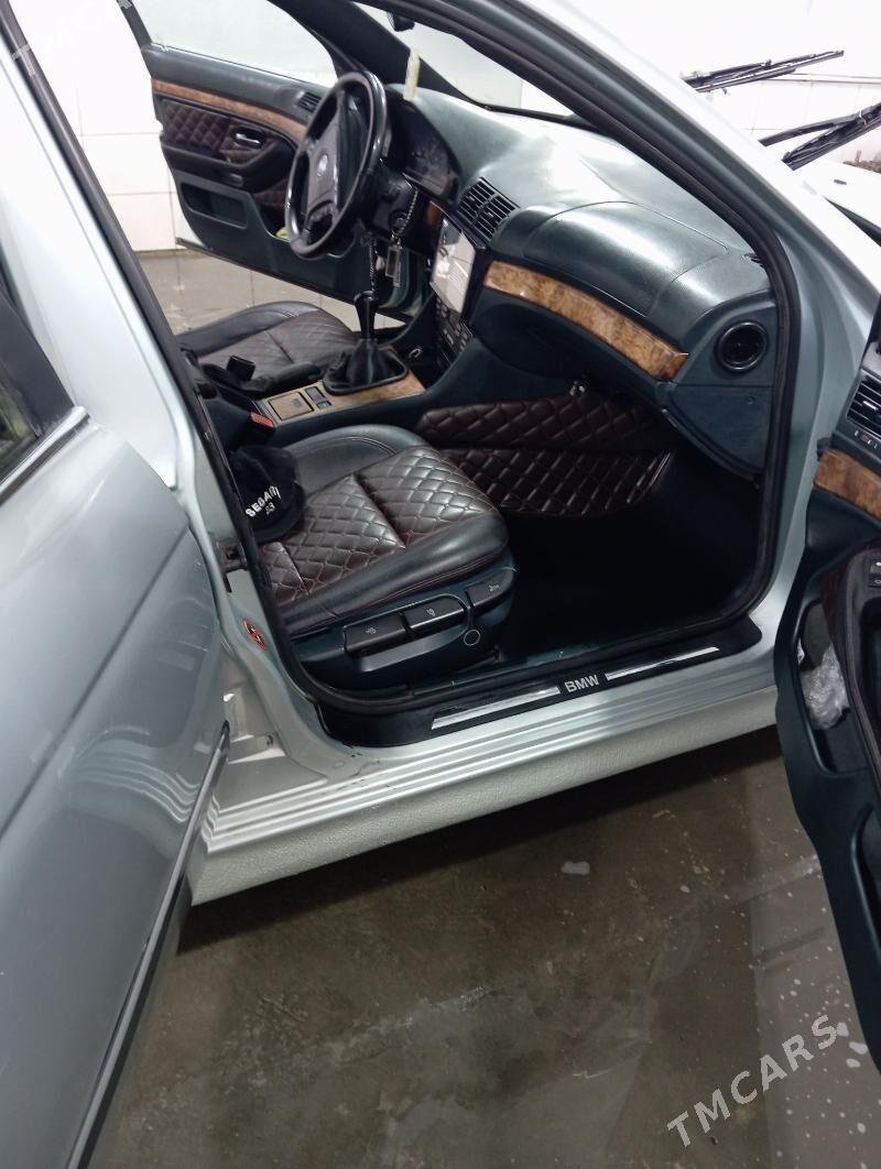 BMW E39 1998 - 70 000 TMT - Türkmenbaşy - img 2