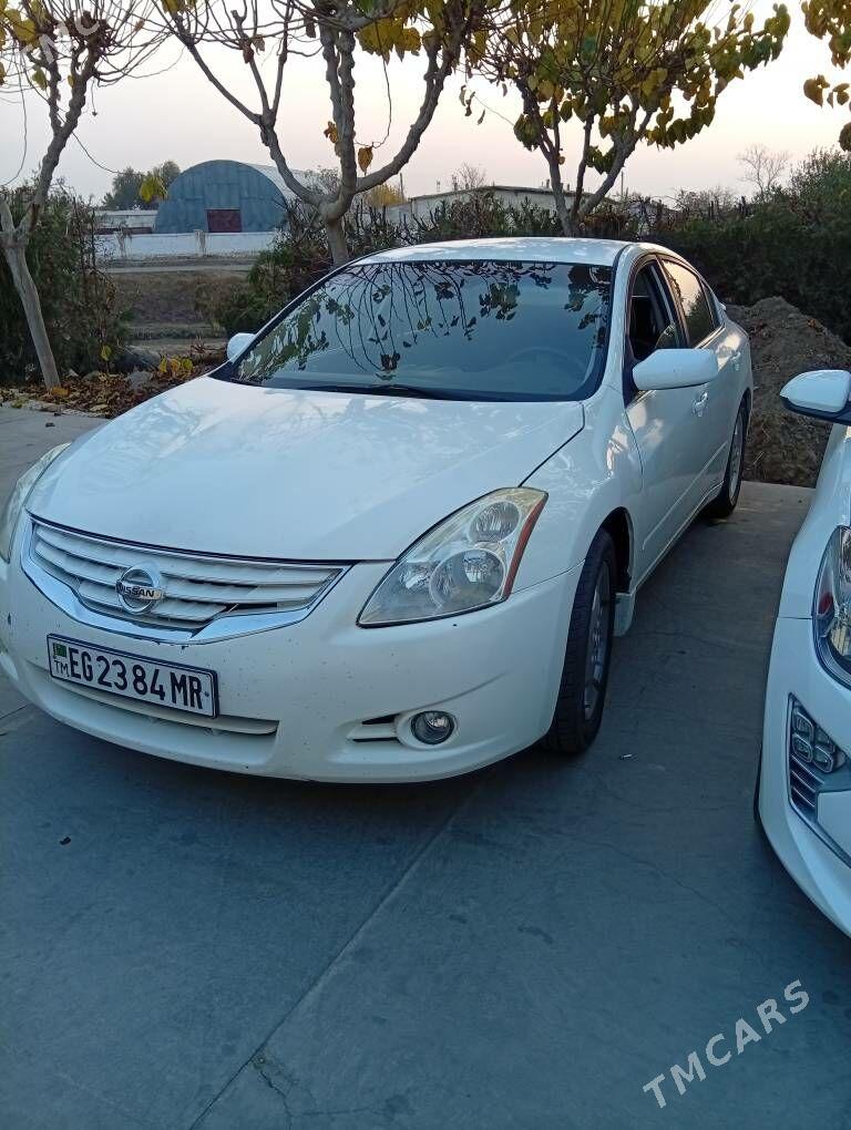 Nissan Altima 2010 - 100 000 TMT - Мары - img 2