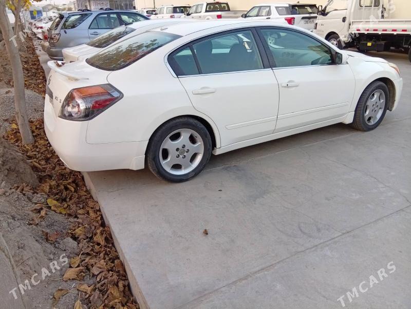 Nissan Altima 2010 - 100 000 TMT - Мары - img 5