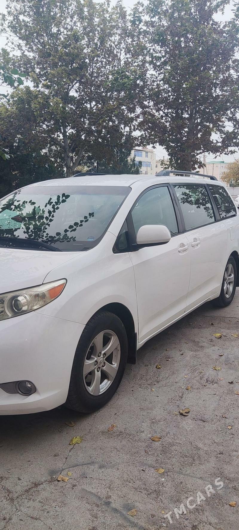 Toyota Sienna 2011 - 330 000 TMT - Бузмеин ГРЭС - img 5