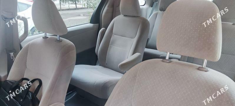 Toyota Sienna 2011 - 330 000 TMT - Бузмеин ГРЭС - img 3