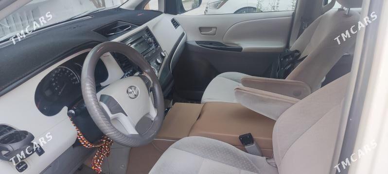 Toyota Sienna 2011 - 330 000 TMT - Бузмеин ГРЭС - img 2