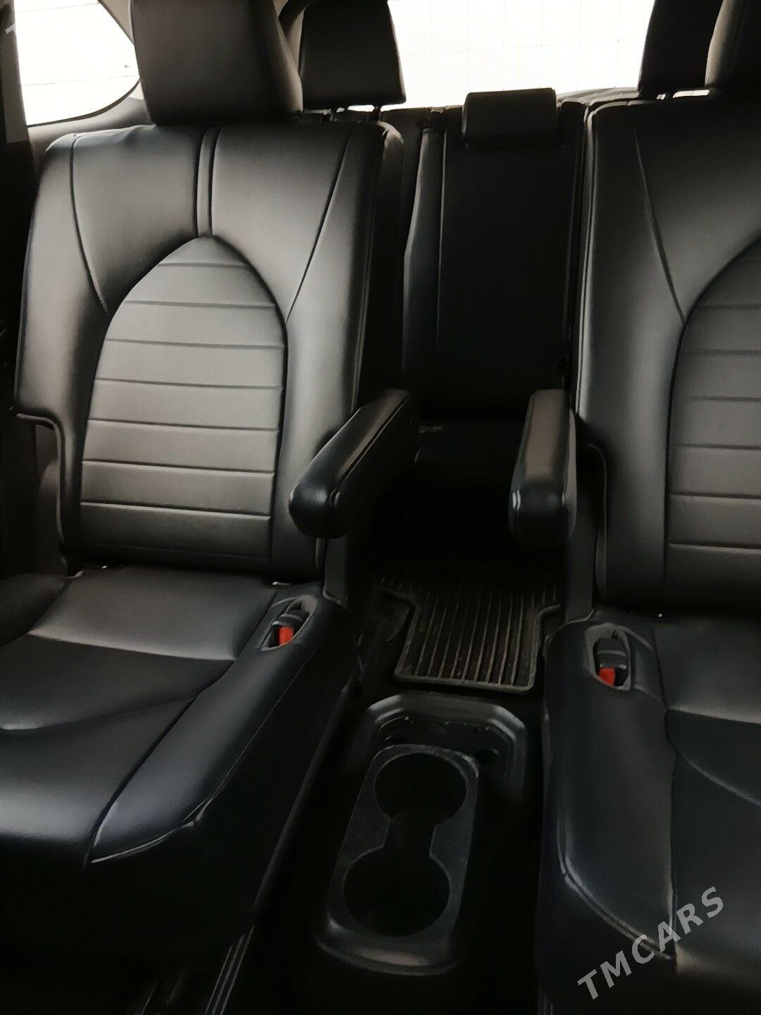 Toyota Highlander 2021 - 550 000 TMT - Бекреве - img 2