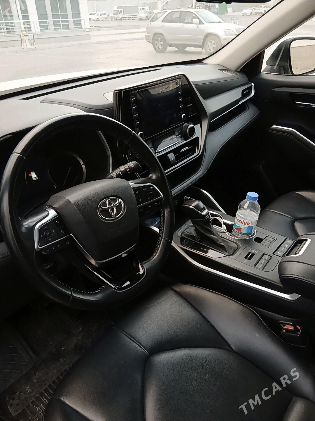 Toyota Highlander 2021 - 550 000 TMT - Бекреве - img 3