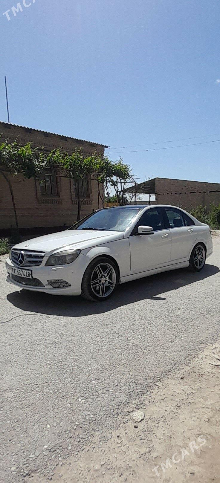 Mercedes-Benz C-Class 2008 - 160 000 TMT - Туркменабат - img 4