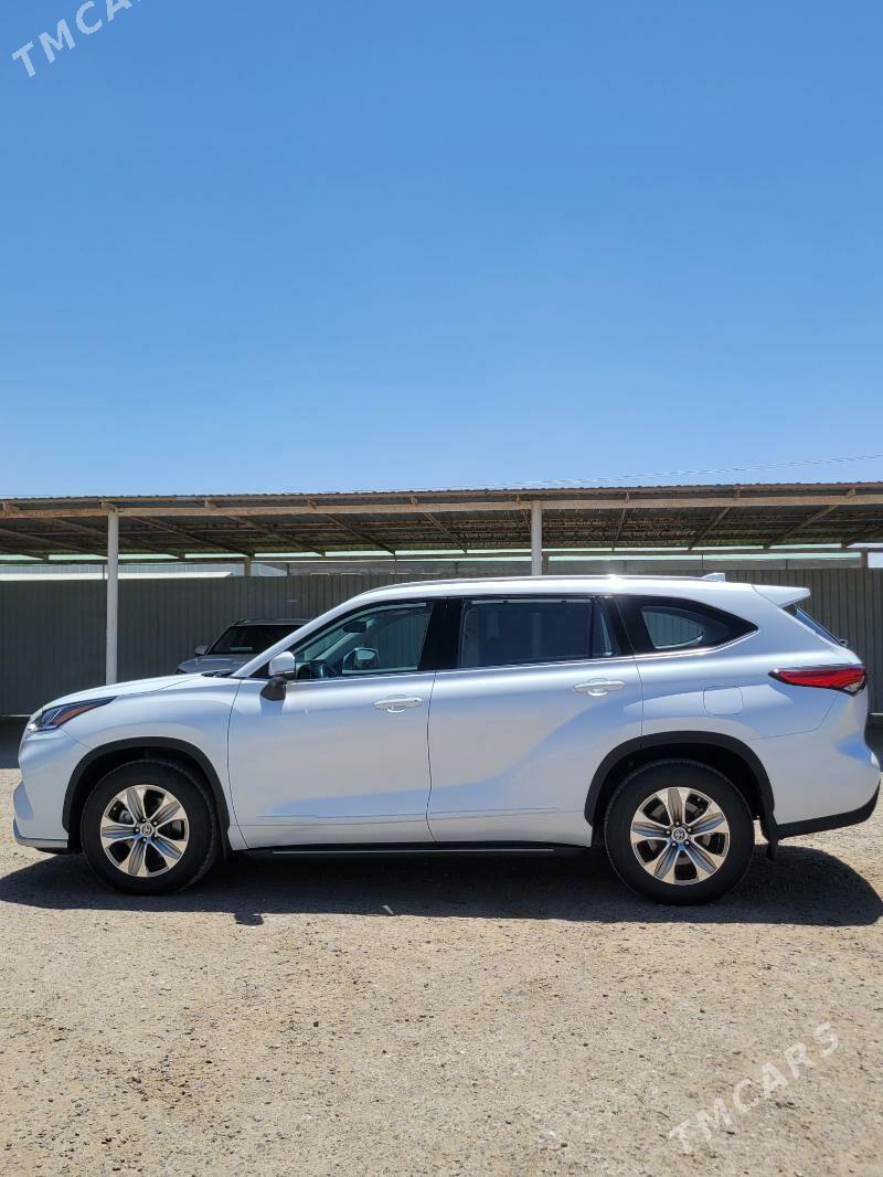 Toyota Highlander 2022 - 588 000 TMT - Мары - img 5
