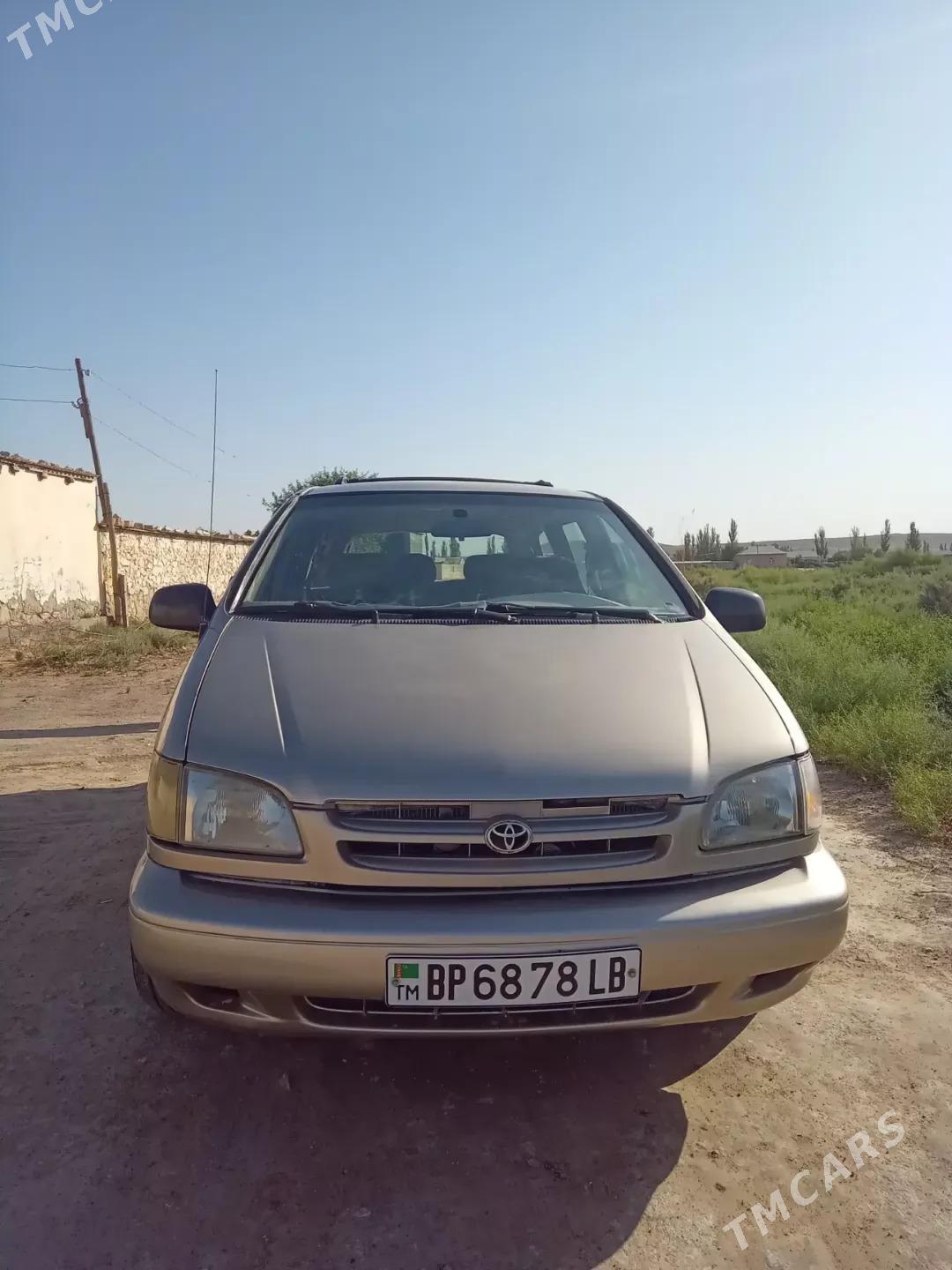 Toyota Sienna 2000 - 130 000 TMT - Dostluk - img 1