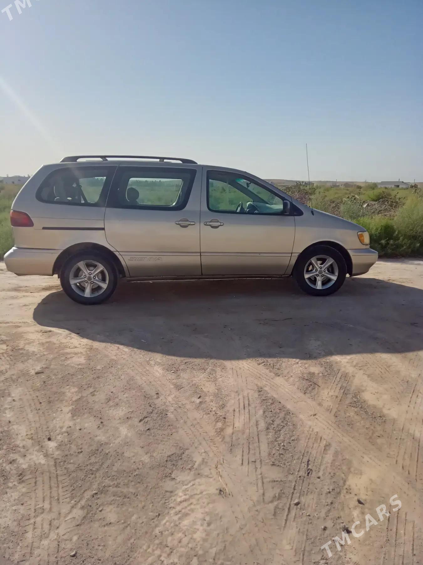 Toyota Sienna 2000 - 130 000 TMT - Dostluk - img 3