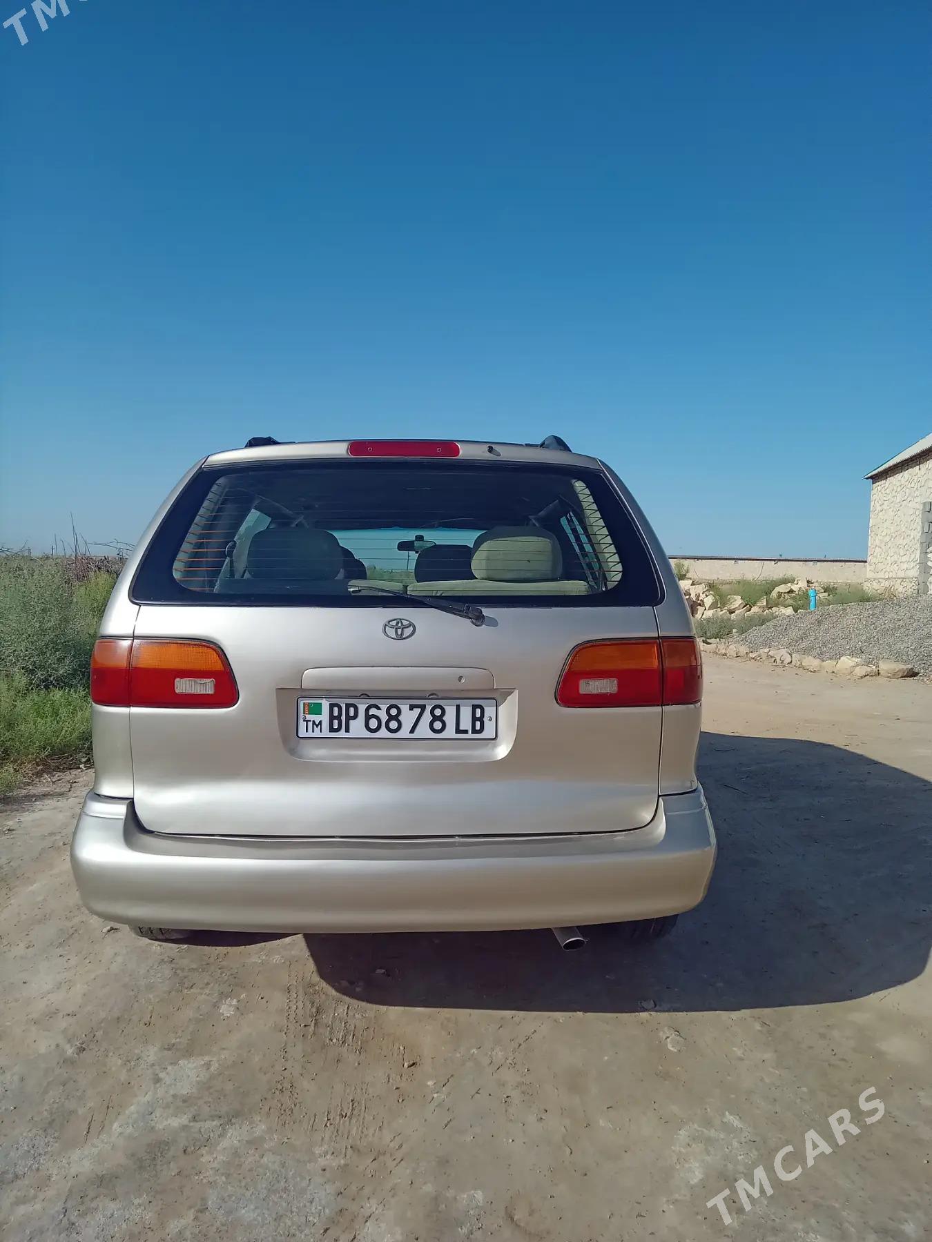 Toyota Sienna 2000 - 130 000 TMT - Dostluk - img 2