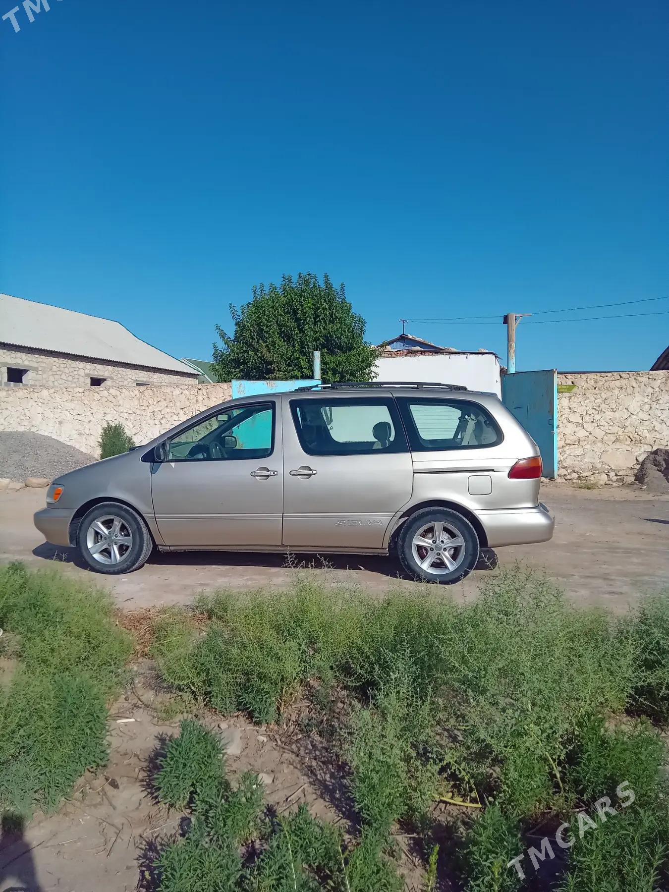 Toyota Sienna 2000 - 130 000 TMT - Dostluk - img 4