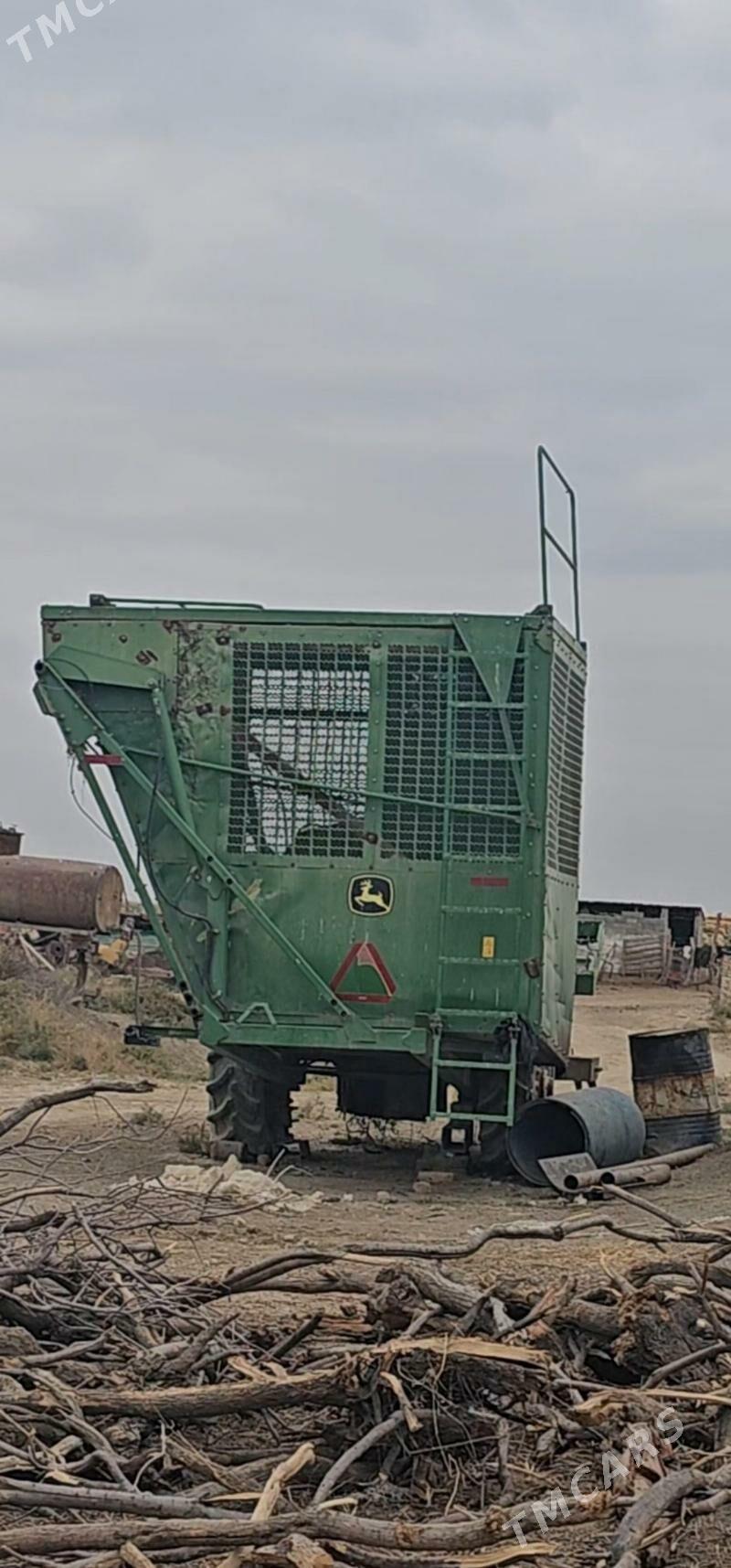 John Deere 2014 - 400 000 TMT - Aşgabat - img 1