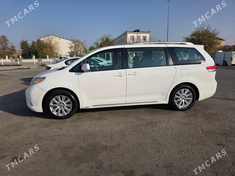 Toyota Sienna 2011 - 330 000 TMT - Бедев - img 2