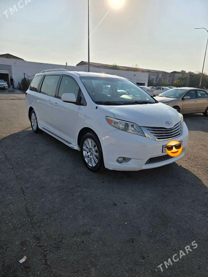 Toyota Sienna 2011 - 330 000 TMT - Бедев - img 1