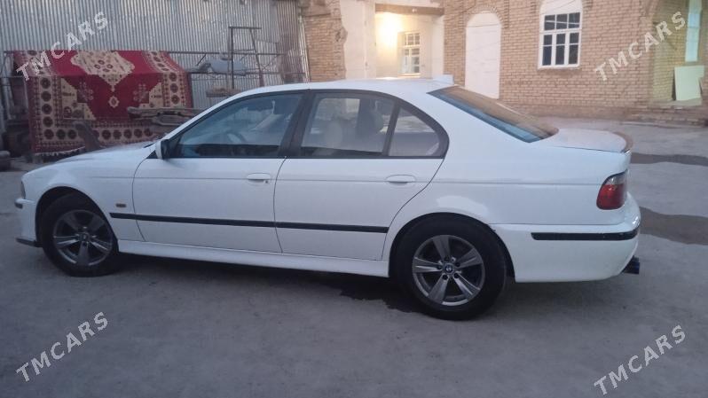 BMW 528 2003 - 135 000 TMT - Çärjew - img 4