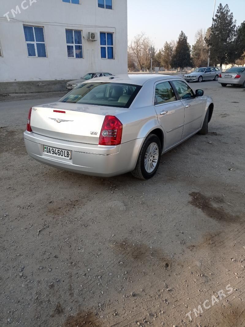 Chrysler 300 2010 - 140 000 TMT - Туркменабат - img 3