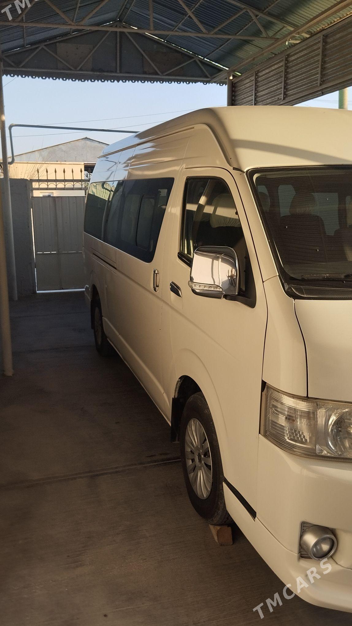 Toyota Hiace 2014 - 415 000 TMT - Бузмеин - img 3