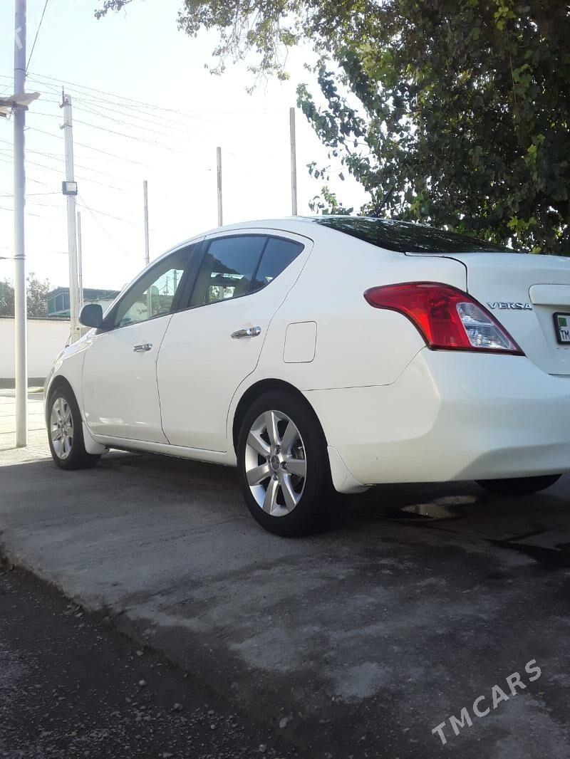 Nissan Versa 2011 - 119 000 TMT - Бузмеин - img 5